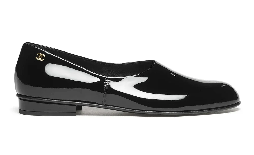 Chanel RUNWAY 25C Black Patent CC Logo Slip On Moccasin Ballet Loafer Flat 38c
